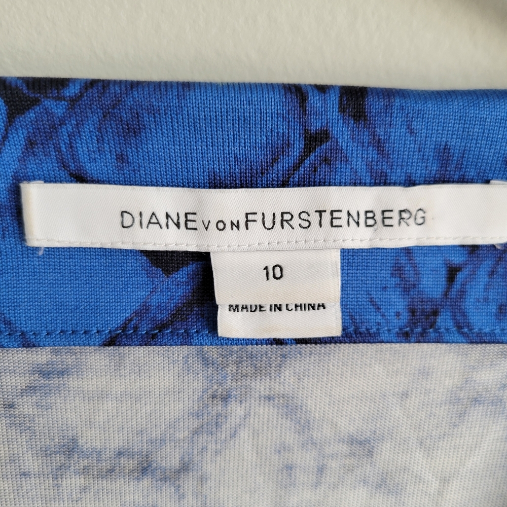 Diane von Furstenberg DVF Julian Aligator Wrap Dress - Picture 3 of 6